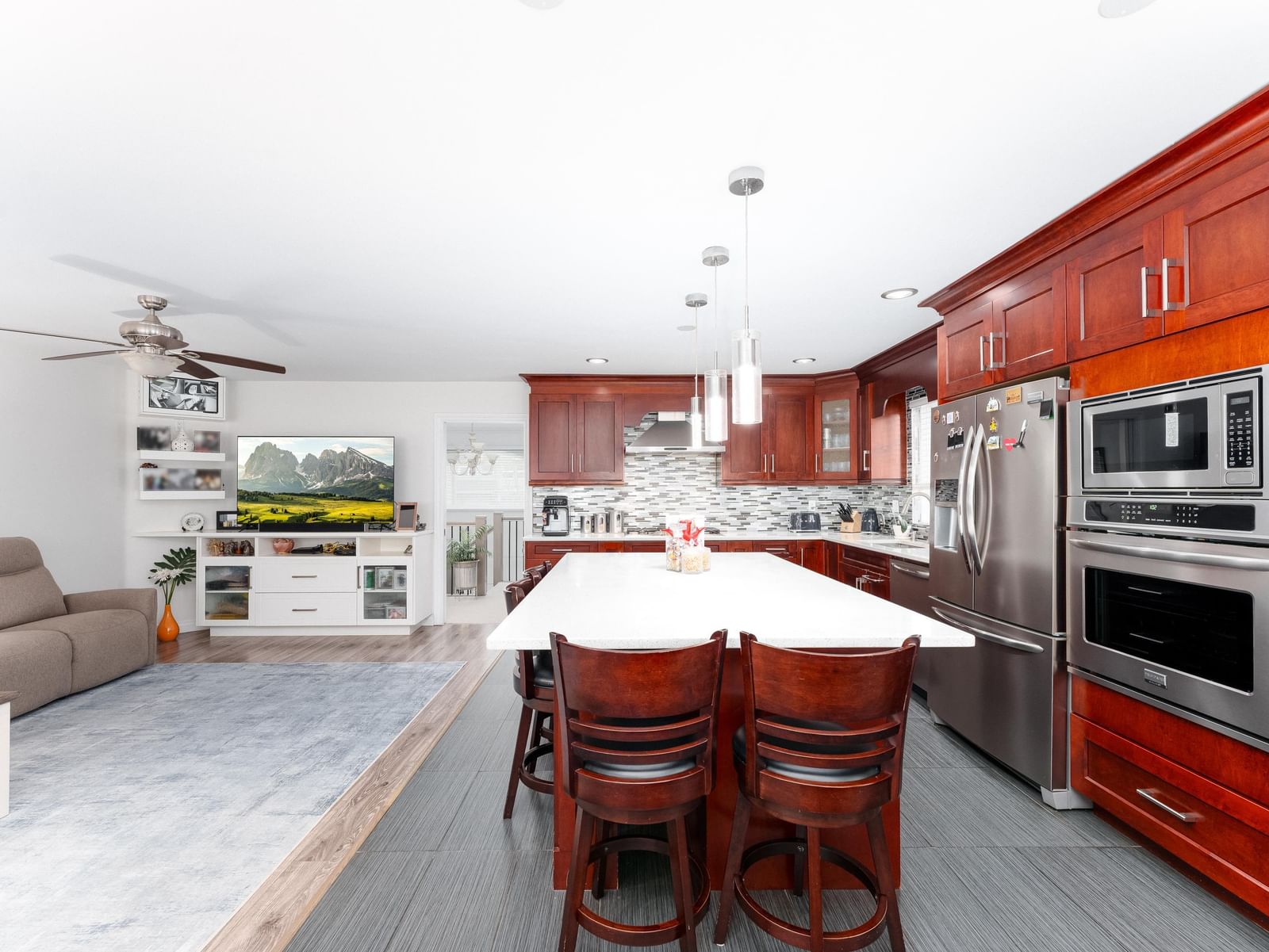 Listing Image 9