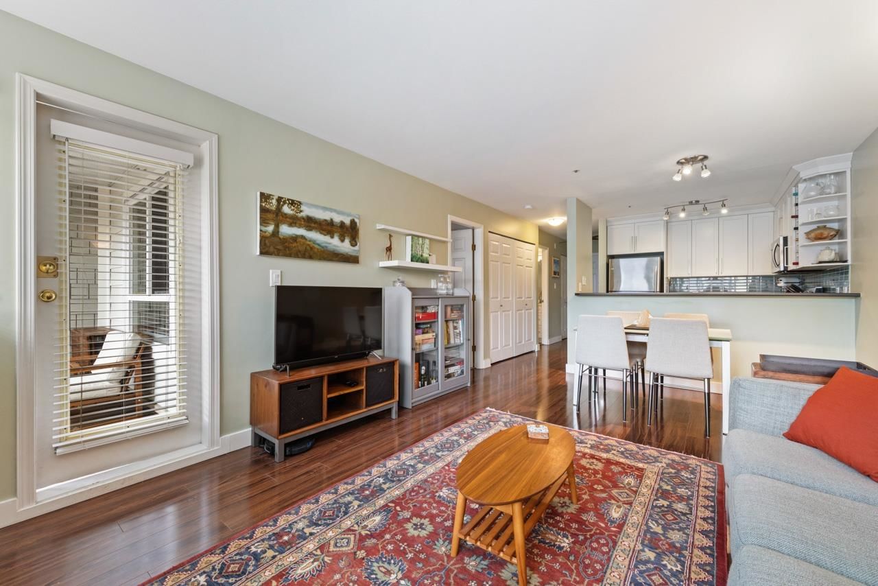 Listing Image 5