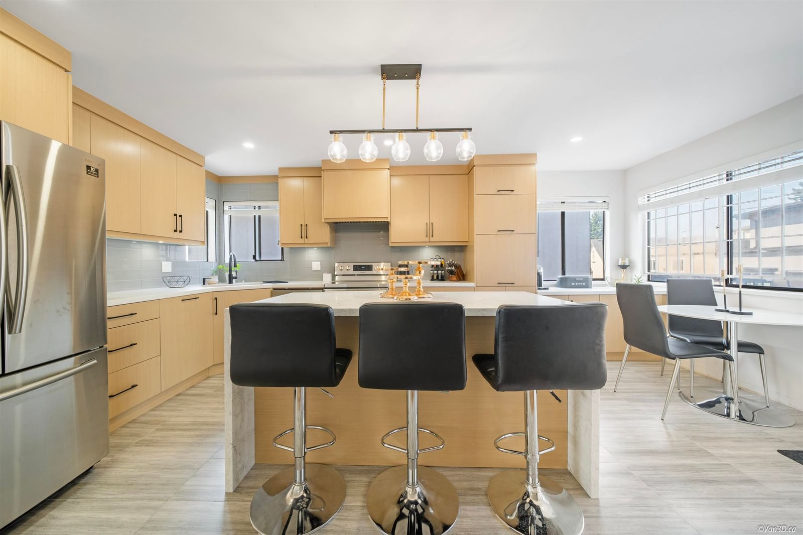 Listing Image 10