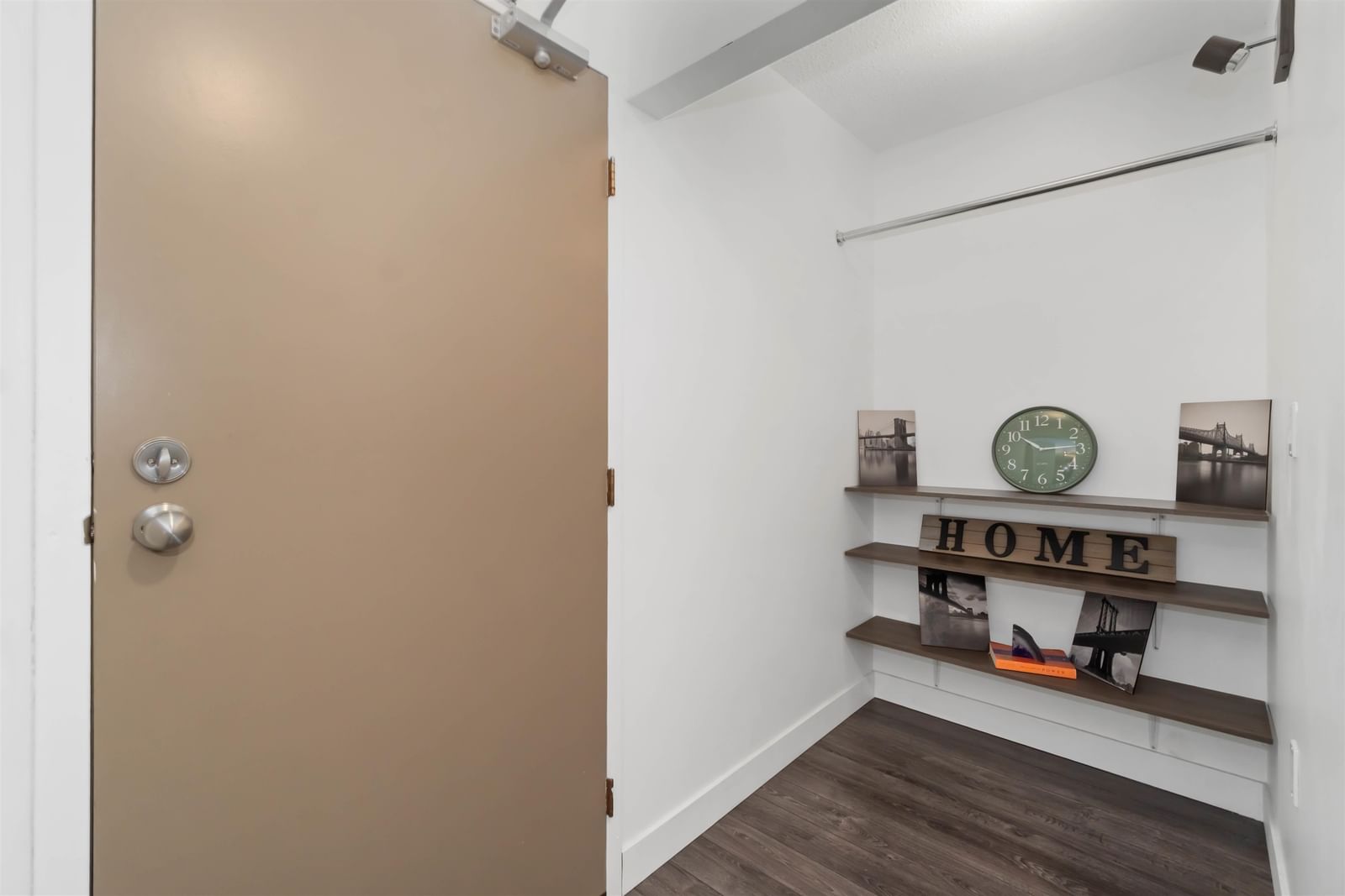 Listing Image 17