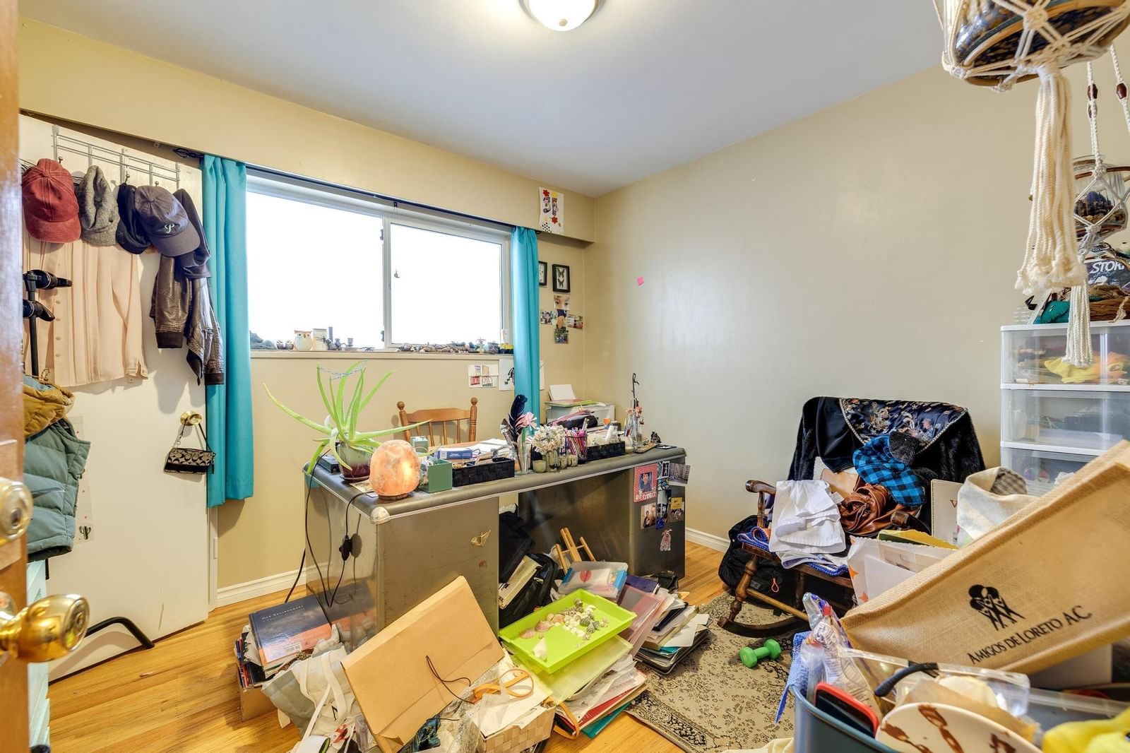Listing Image 12