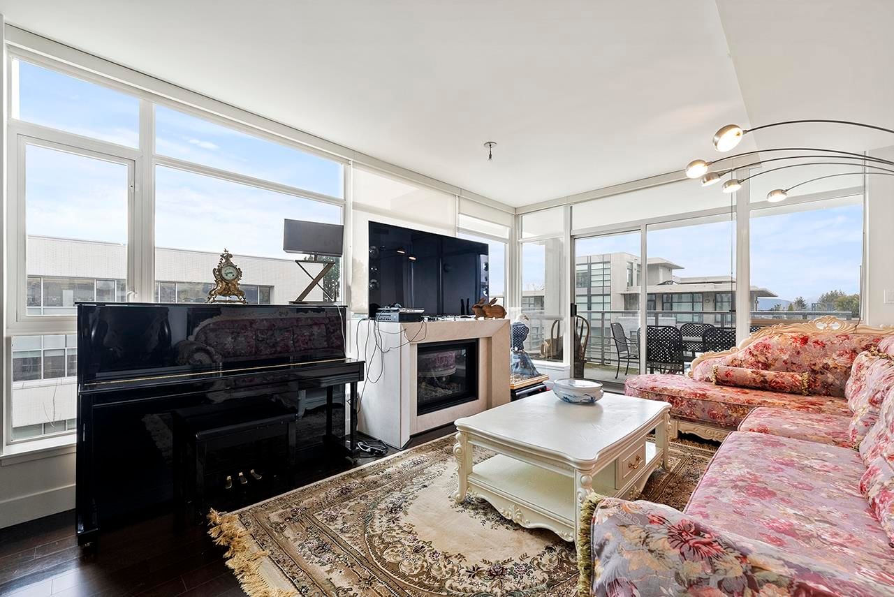 Listing Image 10
