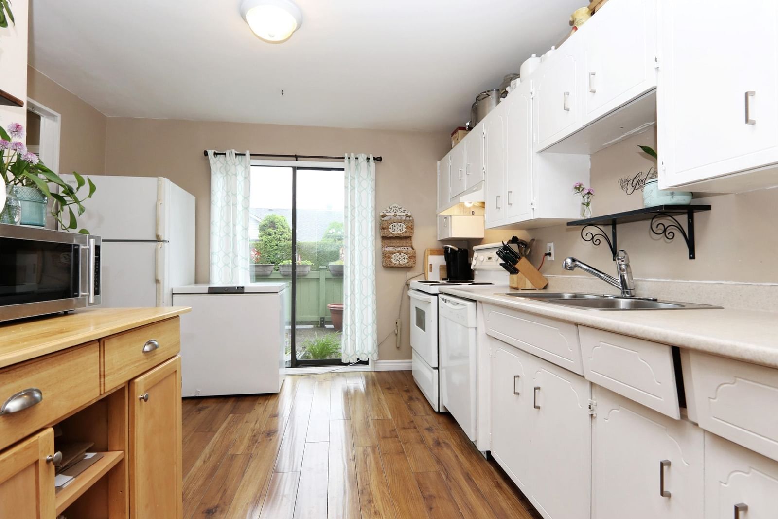 Listing Image 14