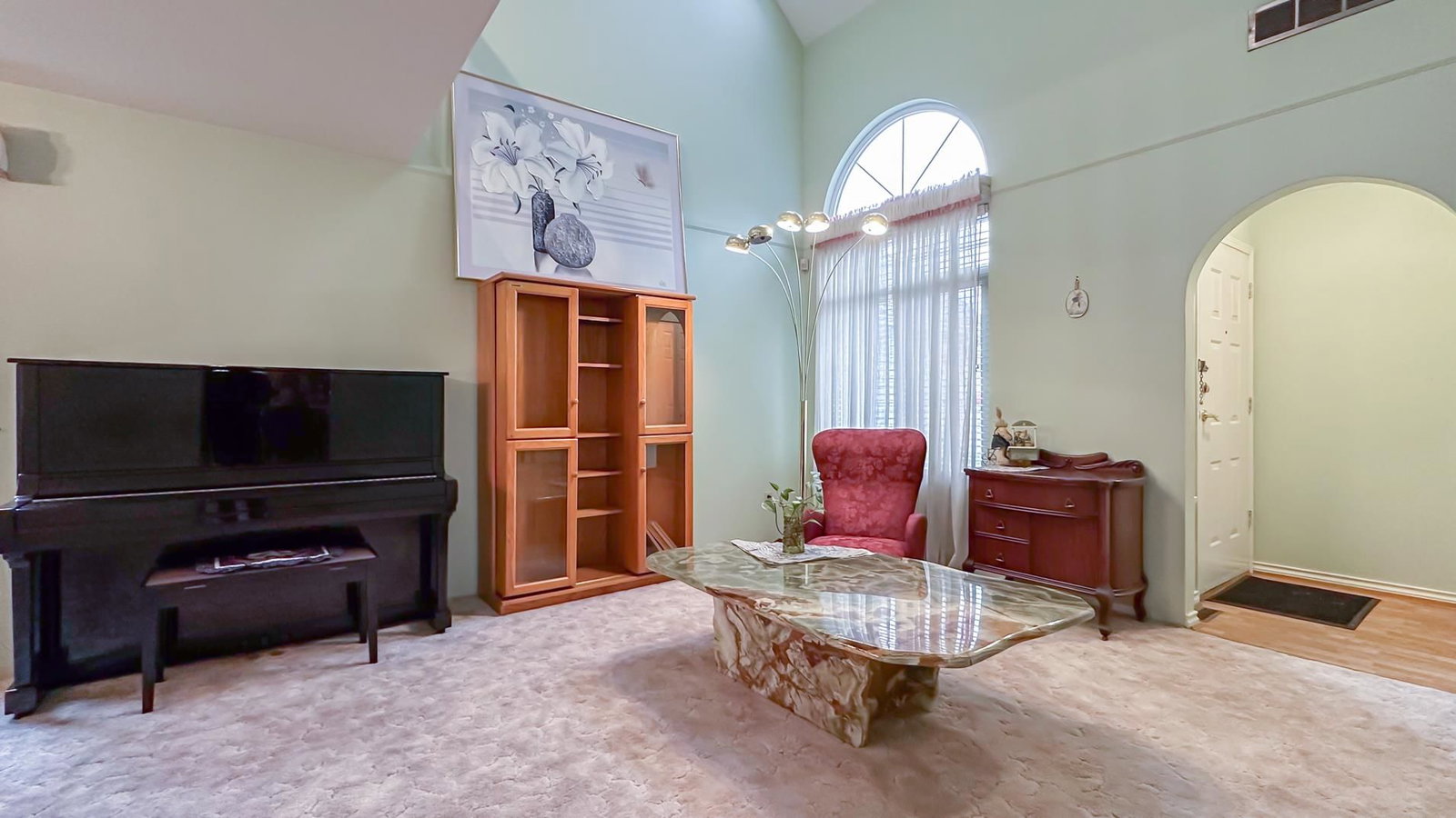 Listing Image 5