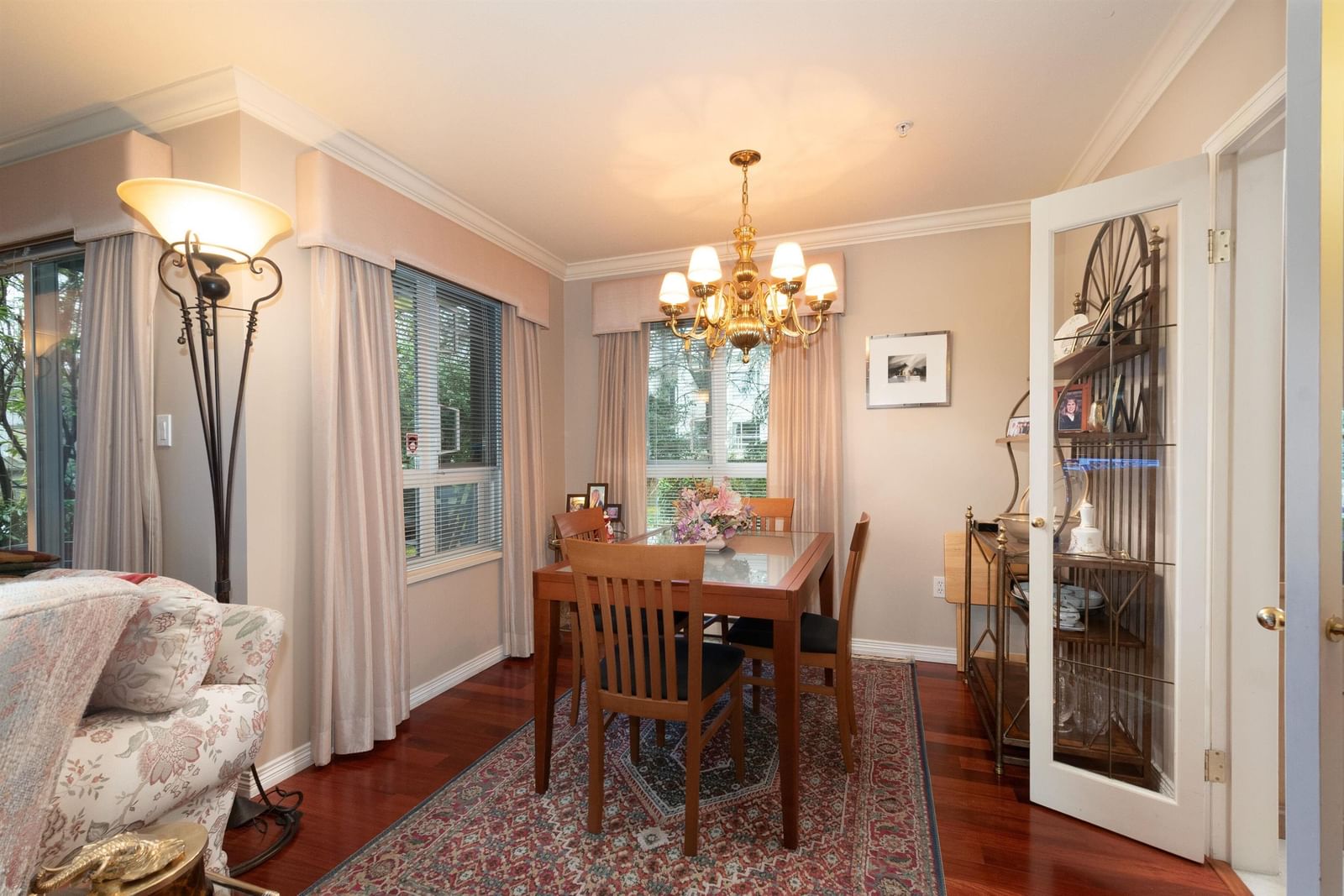 Listing Image 11