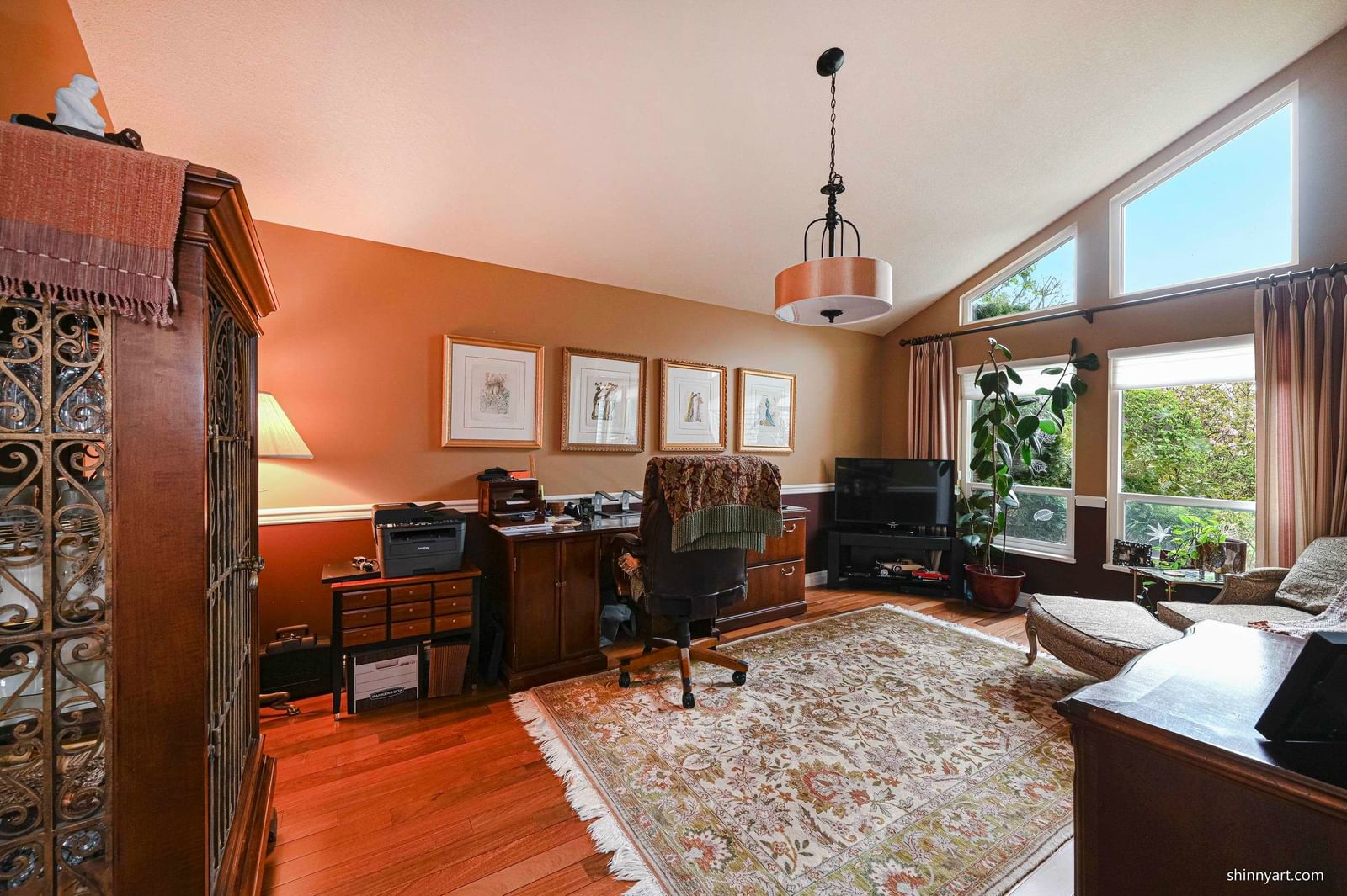 Listing Image 4