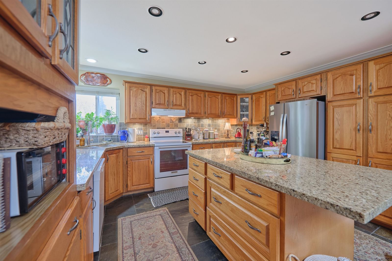 Listing Image 8