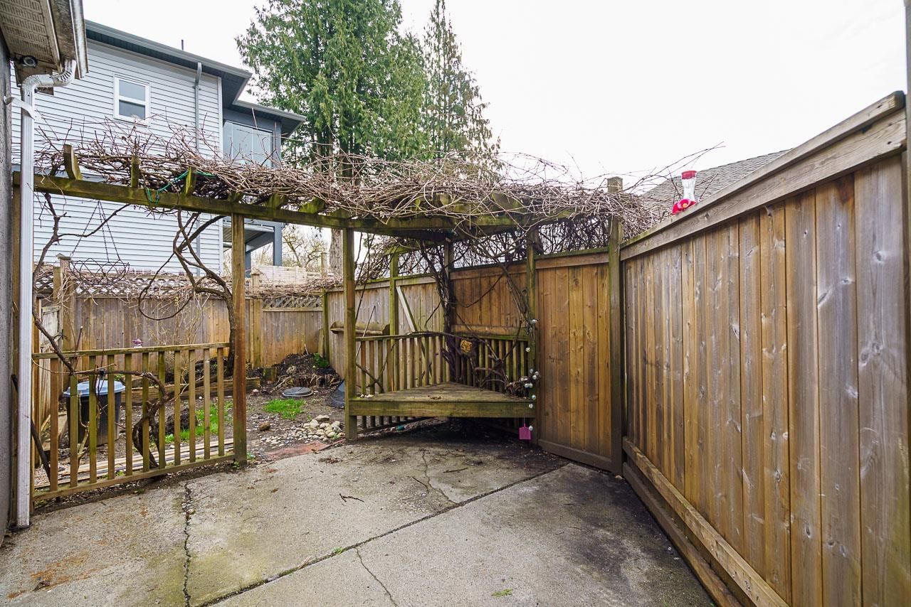 Listing Image 11