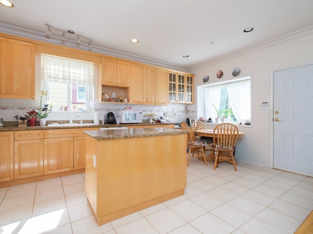 Listing Image 11