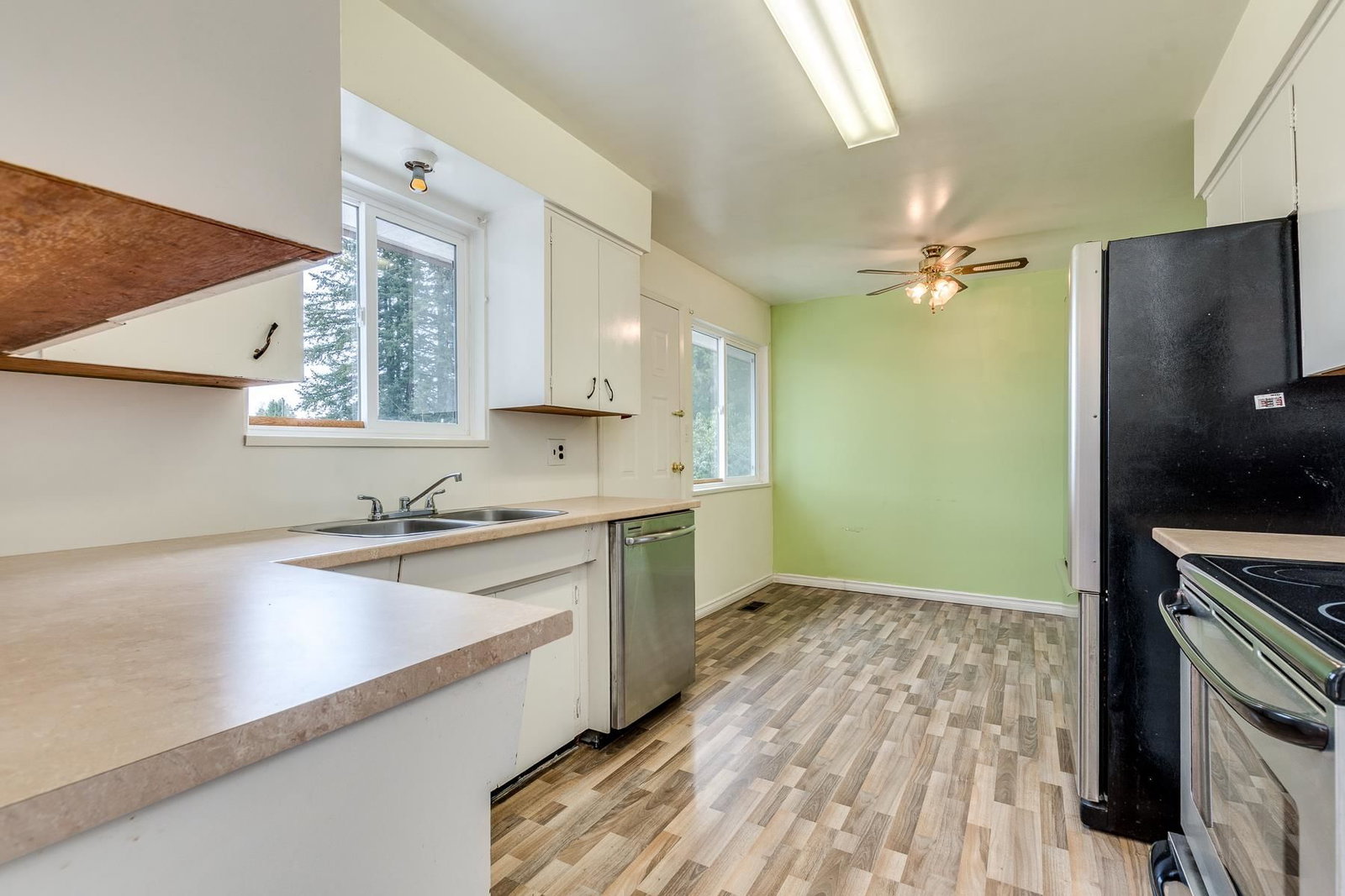 Listing Image 10