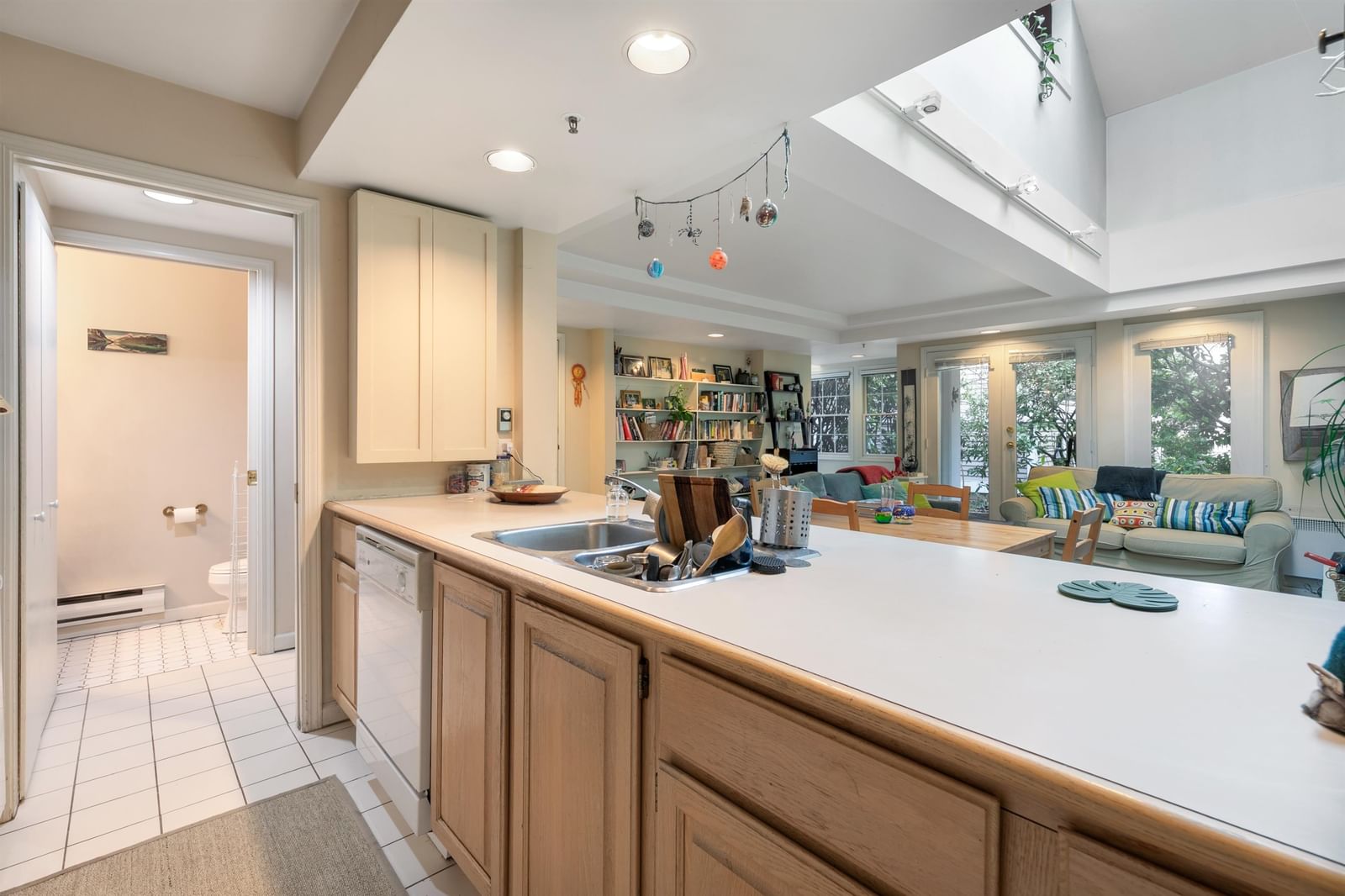 Listing Image 10