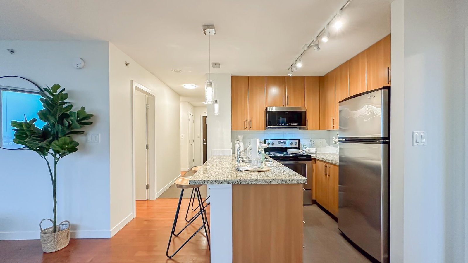Listing Image 14