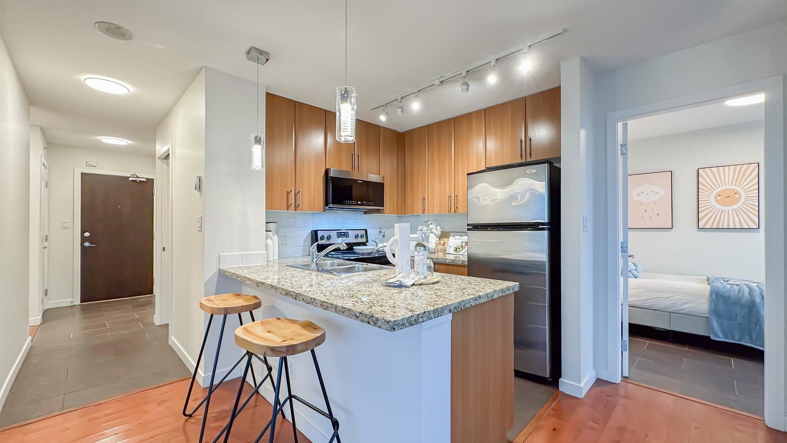 Listing Image 19