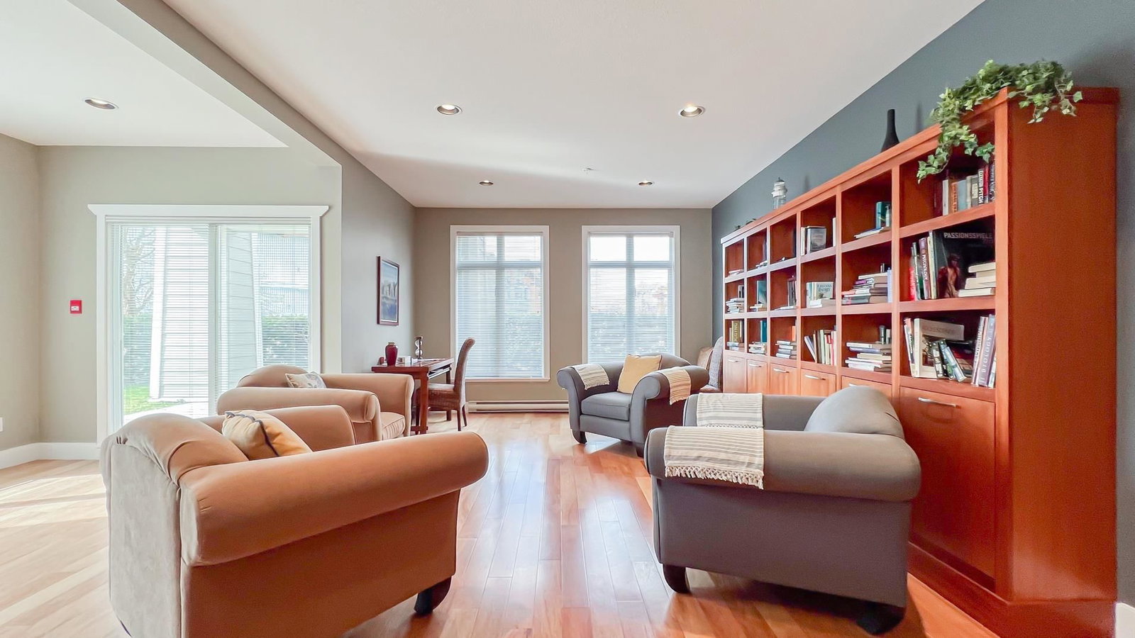 Listing Image 19