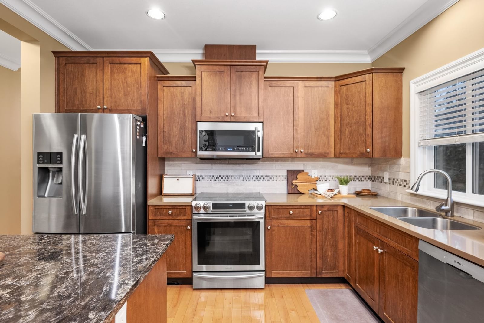 Listing Image 19