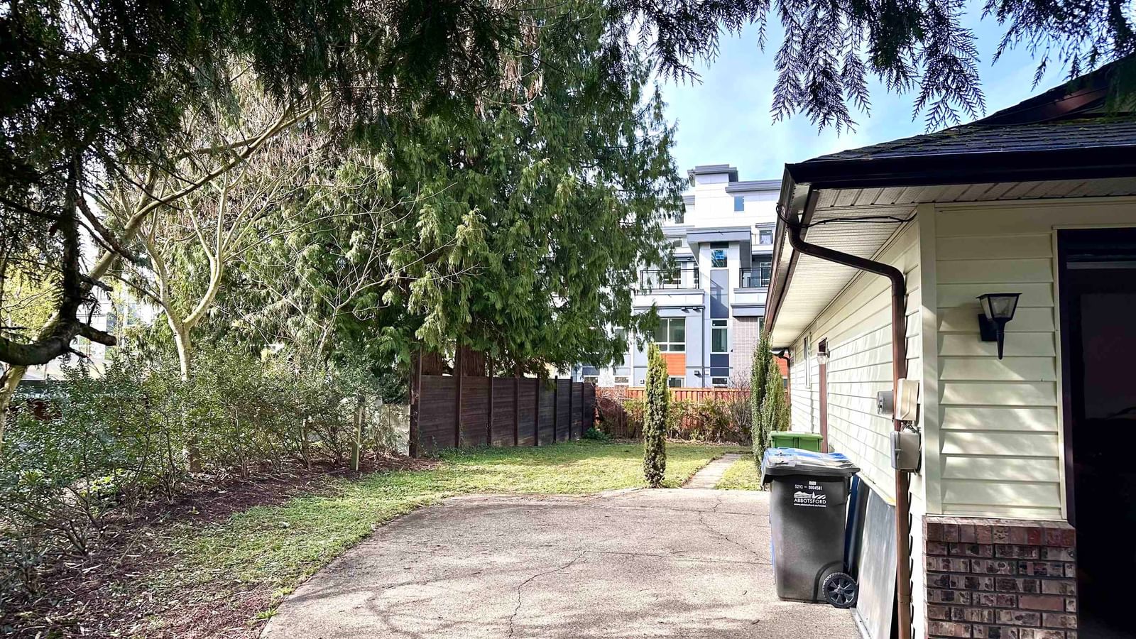 Listing Image 18