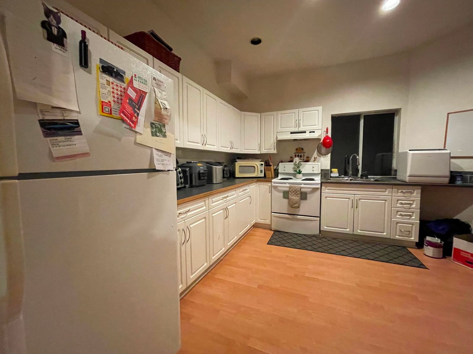 Listing Image 8