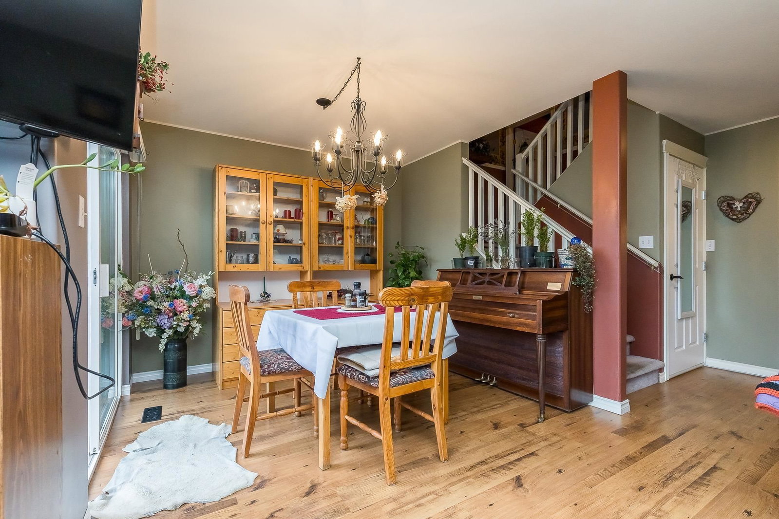 Listing Image 12
