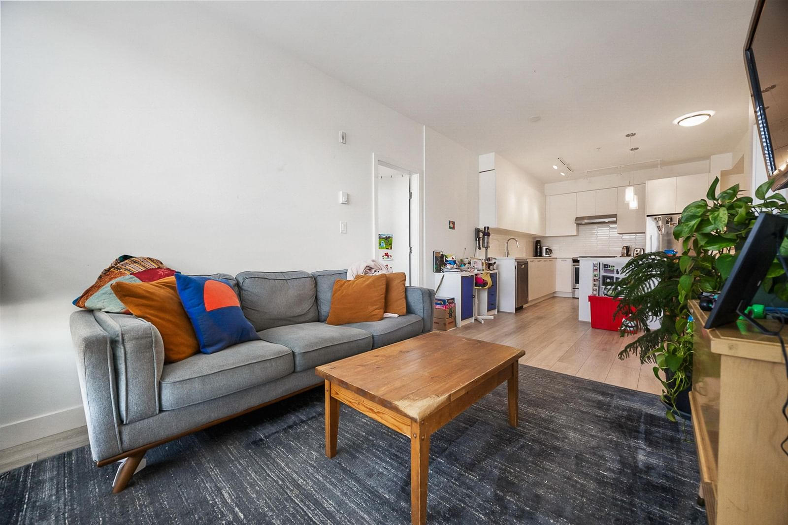 Listing Image 19