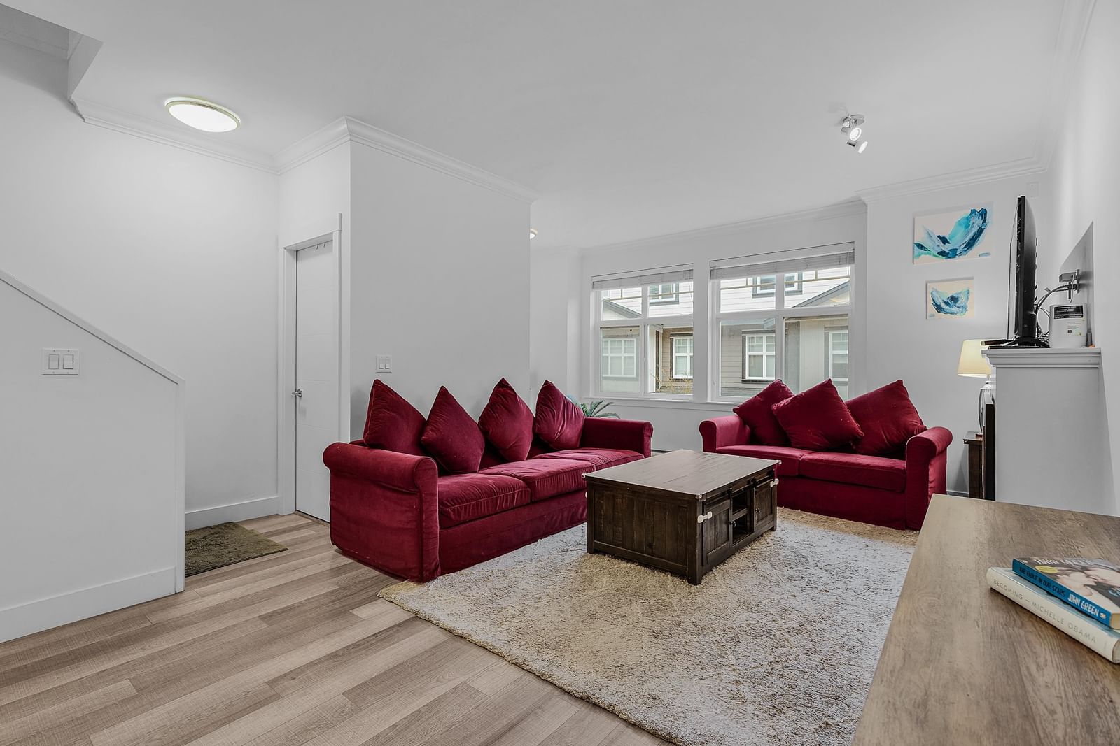 Listing Image 8
