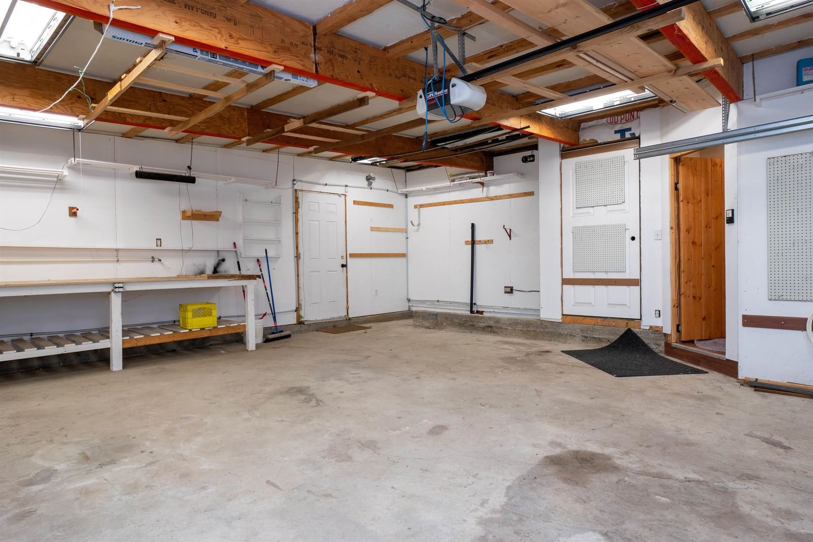 Listing Image 17