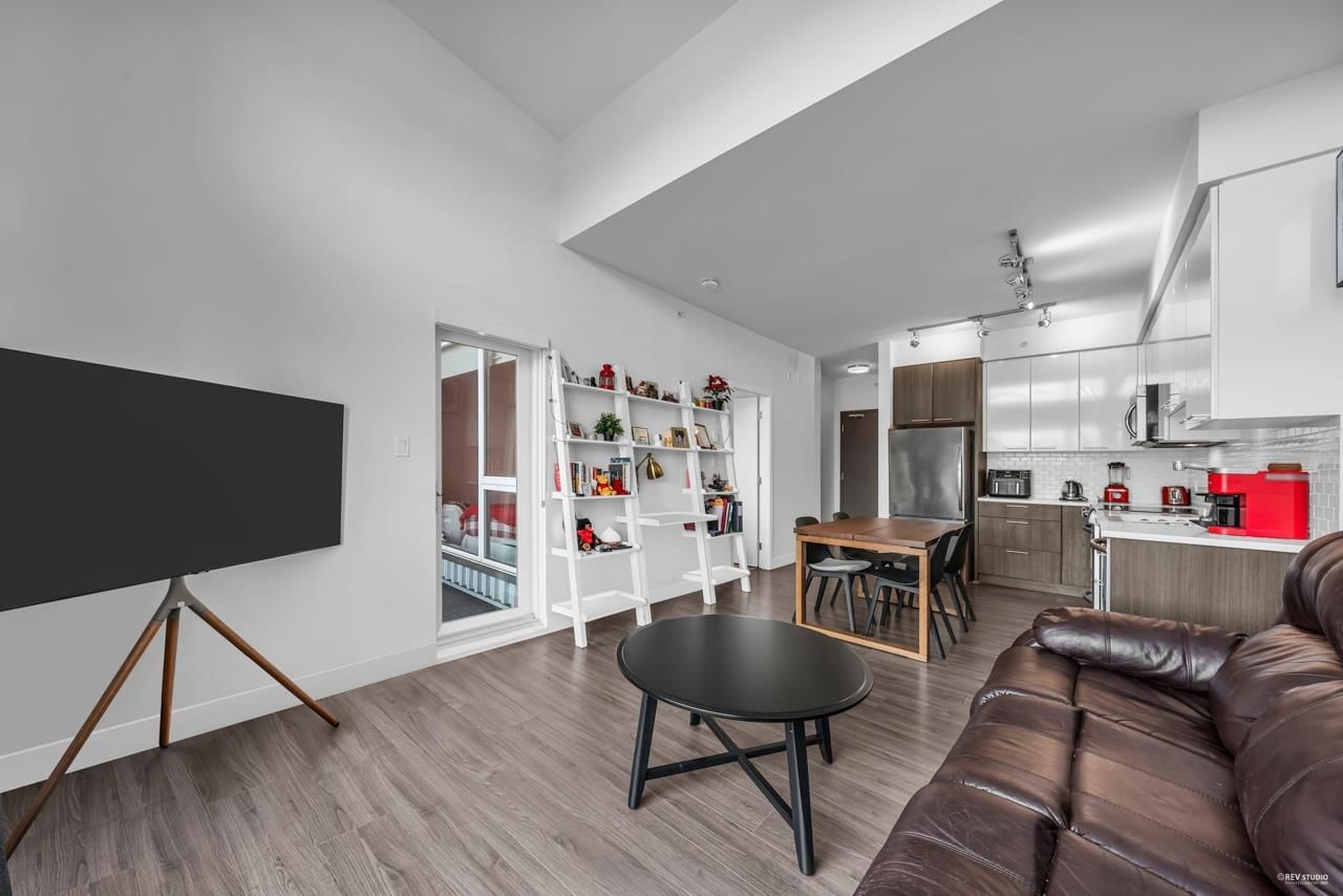 Listing Image 6