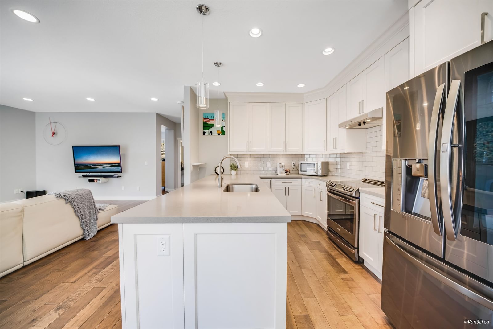 Listing Image 11