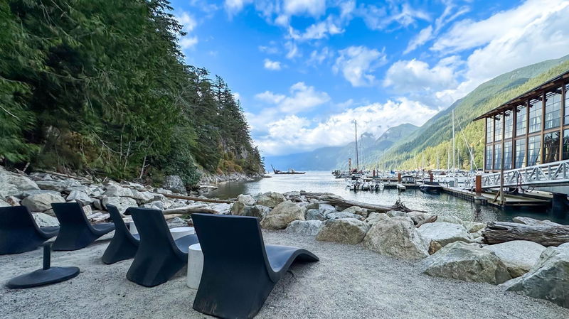 6699 Nelson Avenue #101, West Vancouver, British Columbia