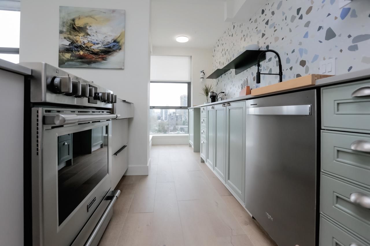 Listing Image 5