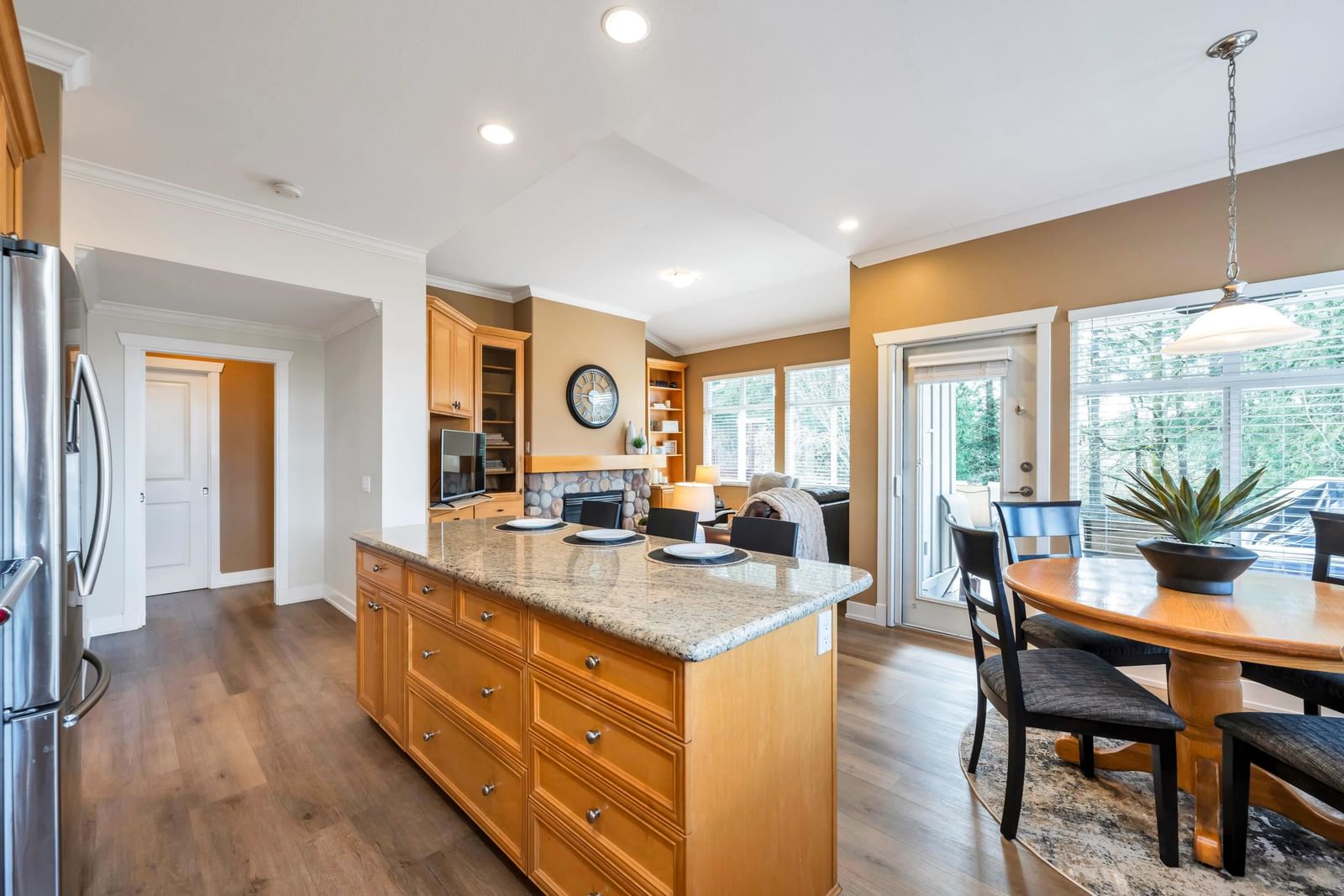 Listing Image 15