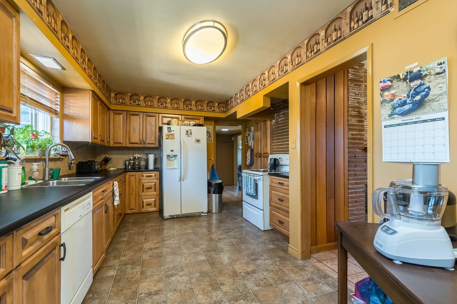 Listing Image 4