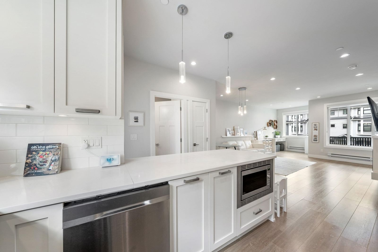 Listing Image 19
