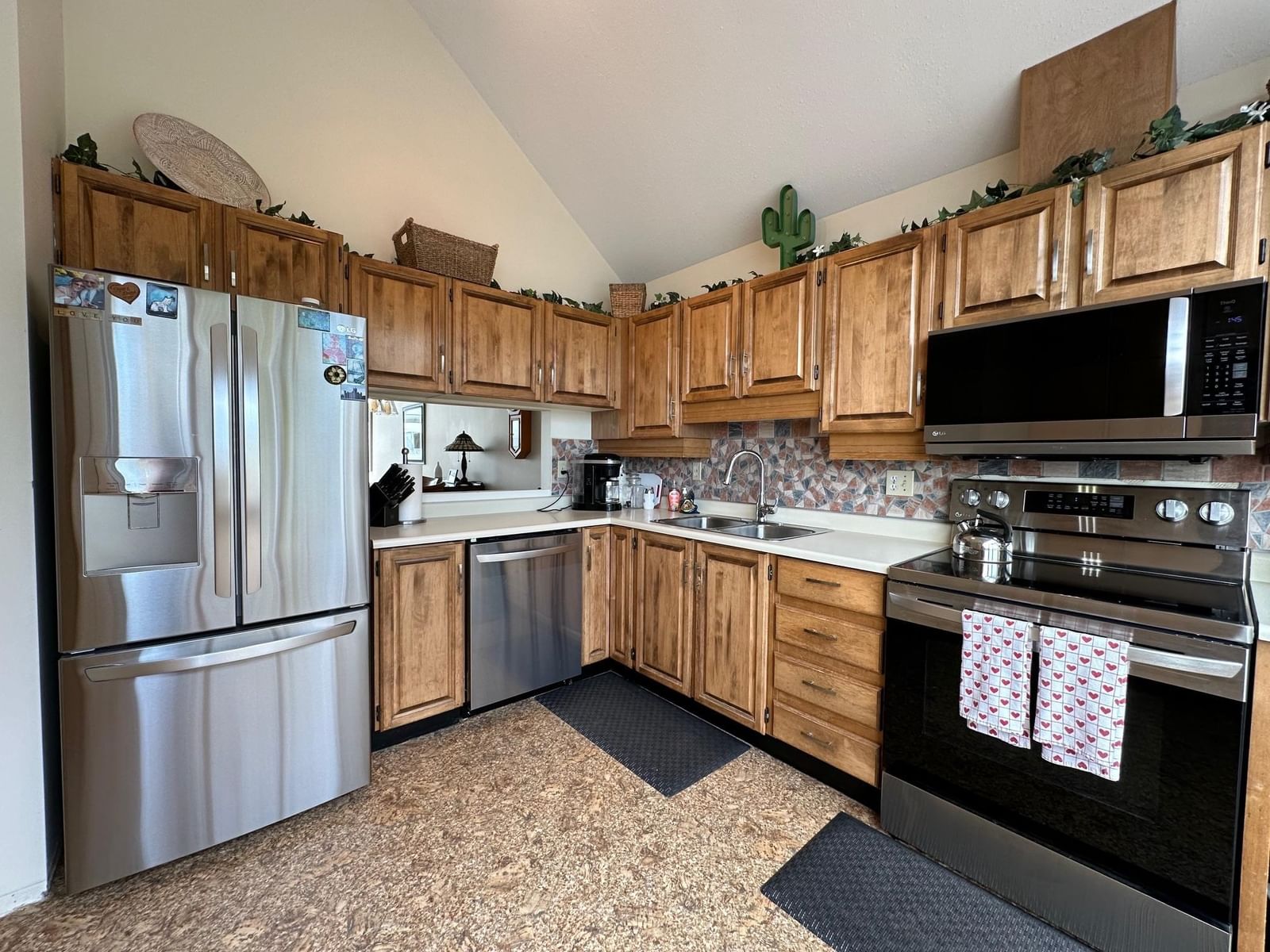 Listing Image 9