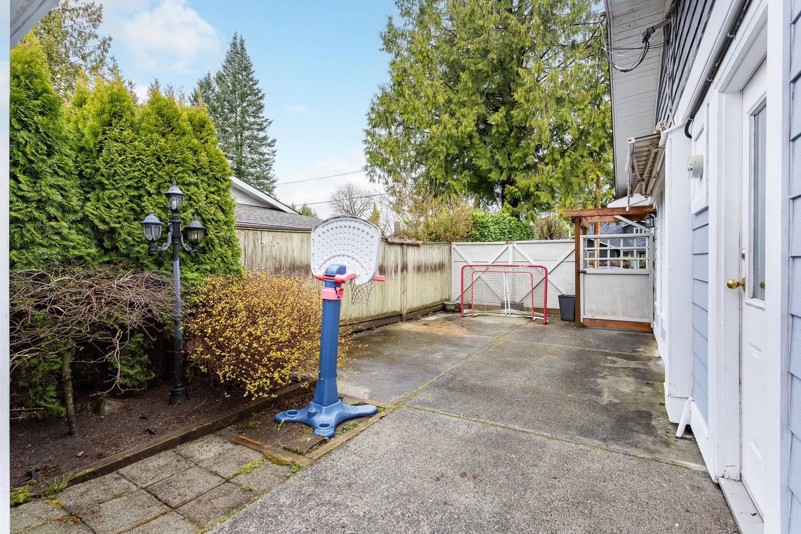 Listing Image 19