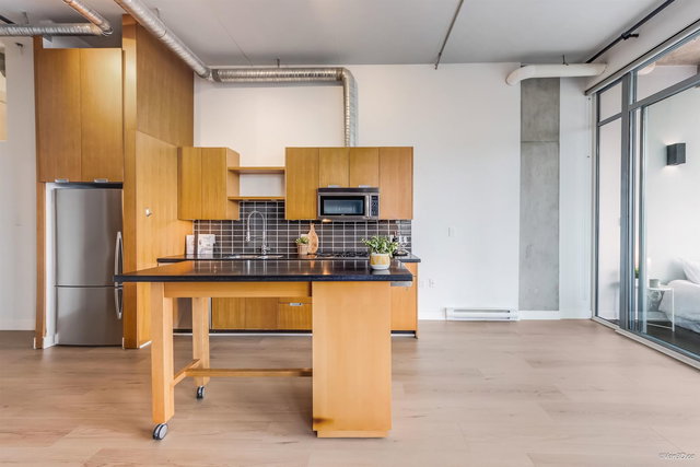 307 - 495 6th Avenue W