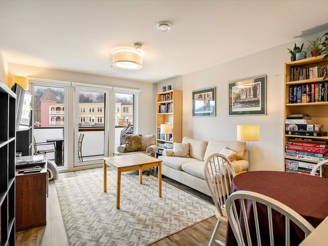 203 - 7350 Crabapple Court