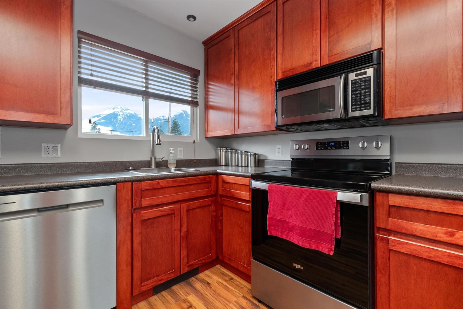 Listing Image 15