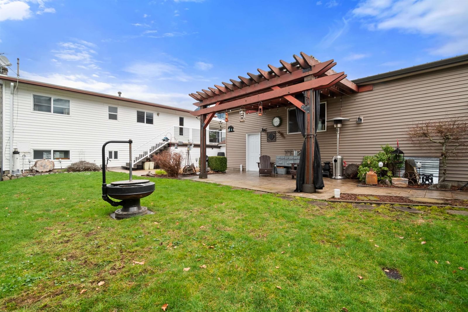 Listing Image 5