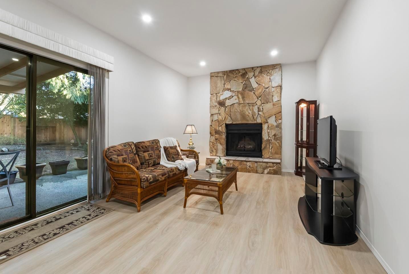 Listing Image 20