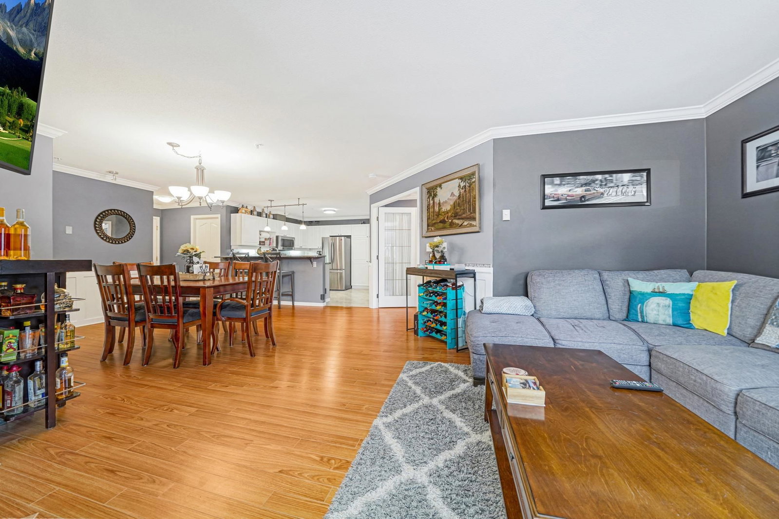 Listing Image 9