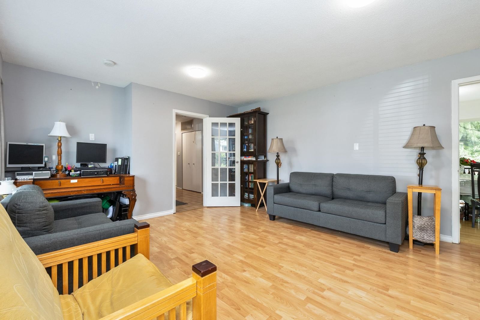 Listing Image 5