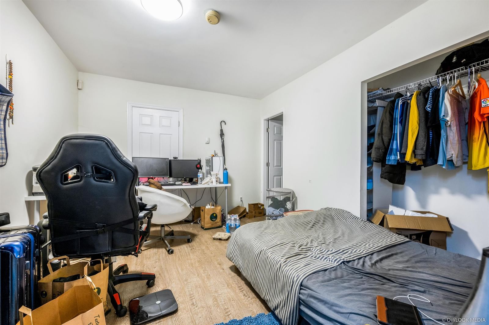 Listing Image 7