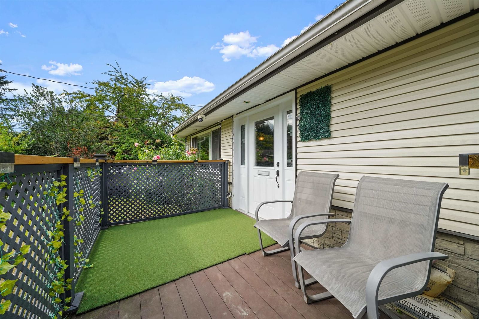 Listing Image 3