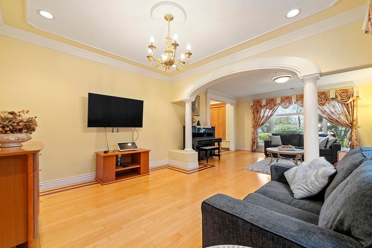 Listing Image 10