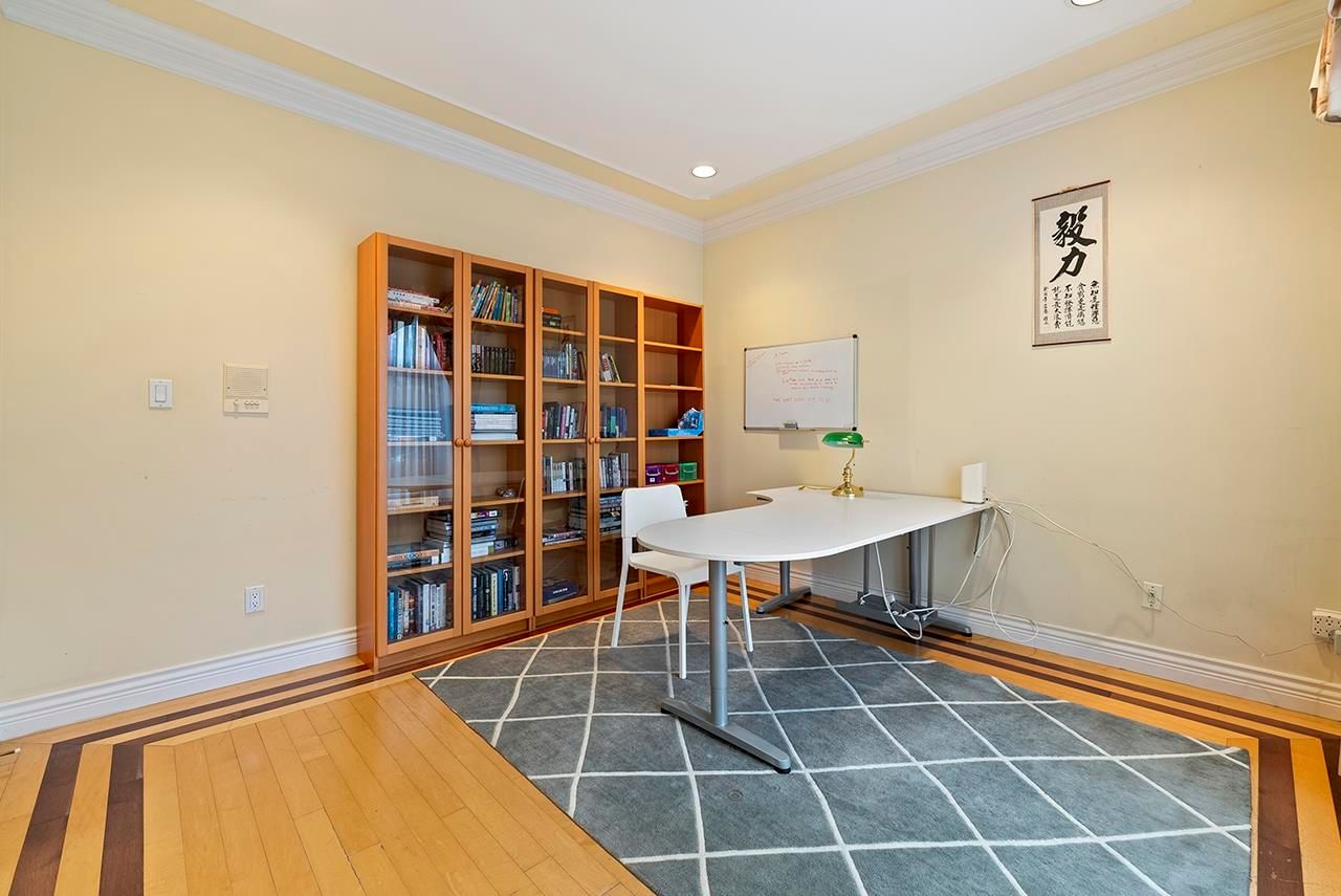 Listing Image 5
