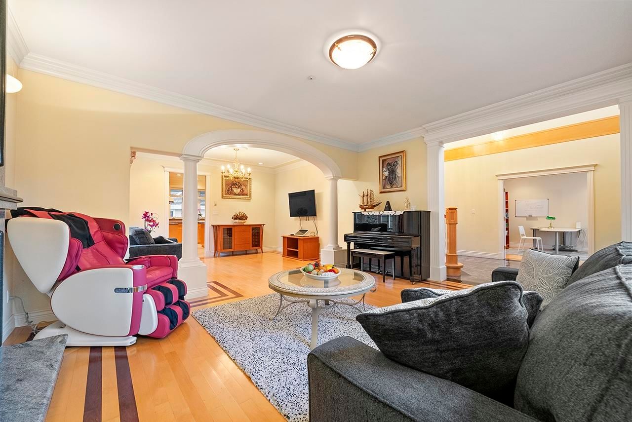 Listing Image 8