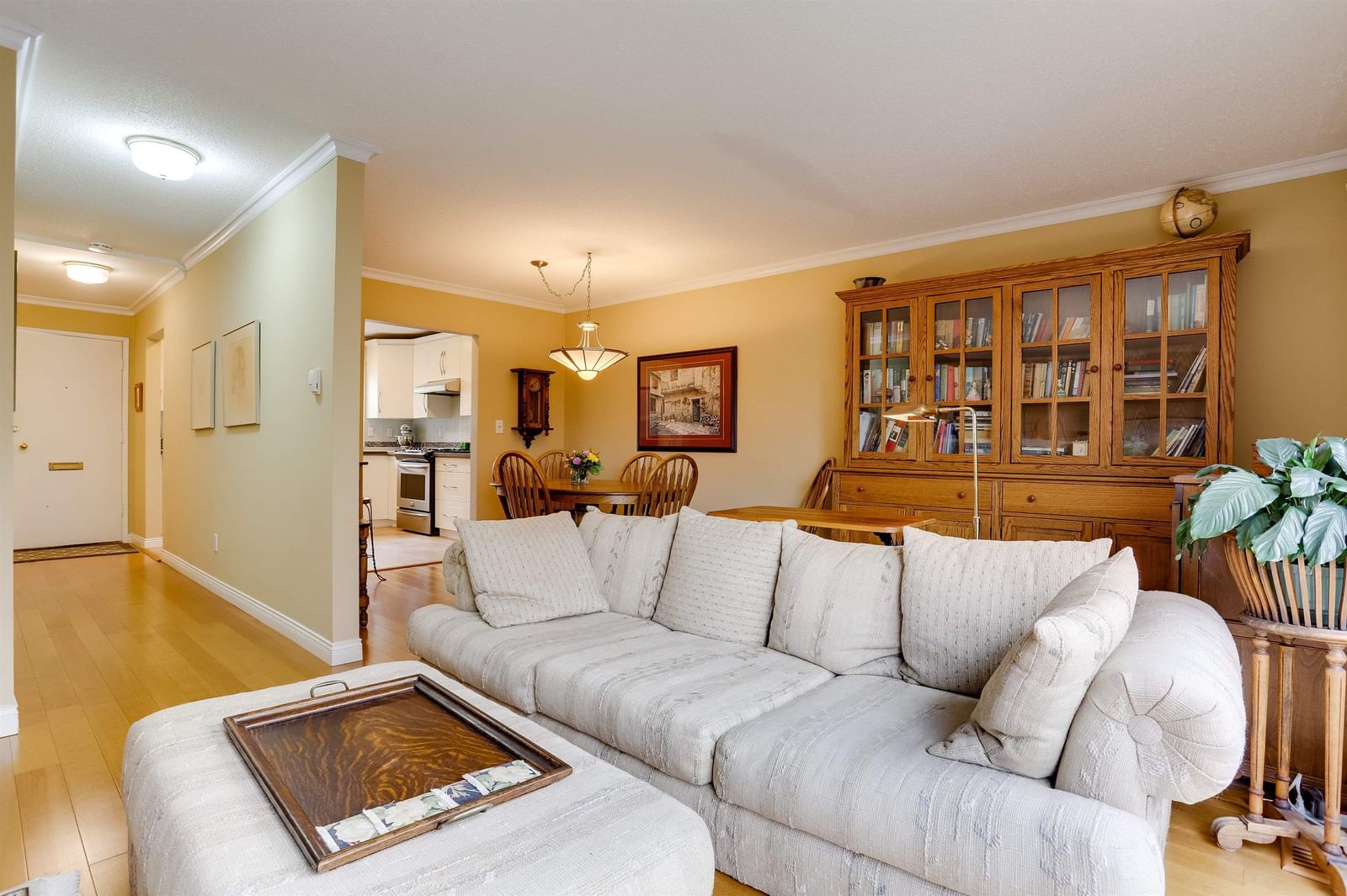 Listing Image 11