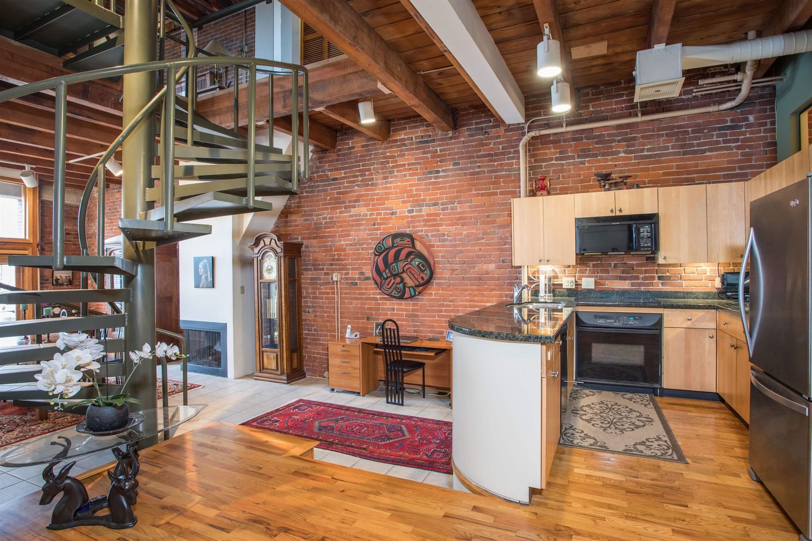 Listing Image 10