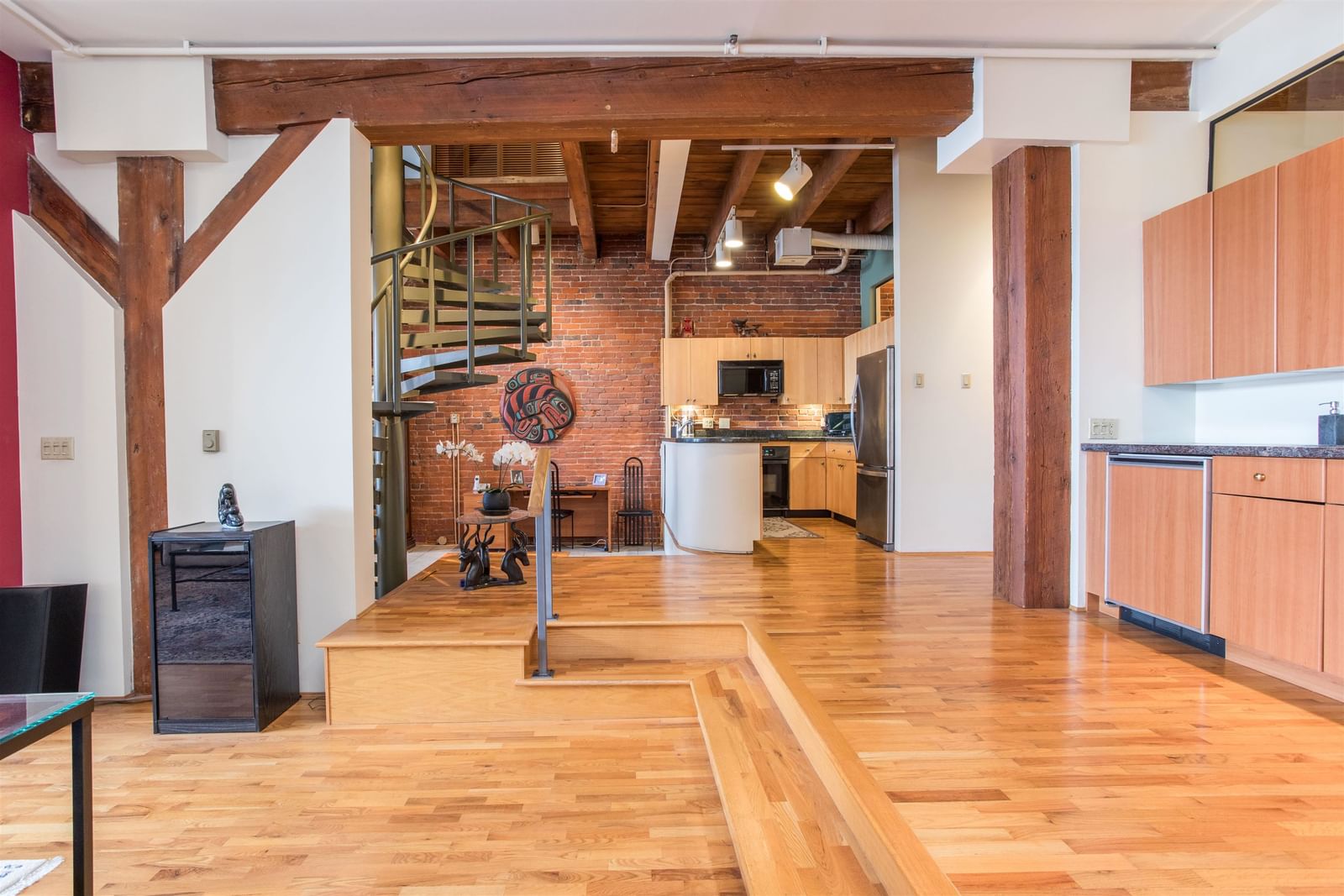 Listing Image 8