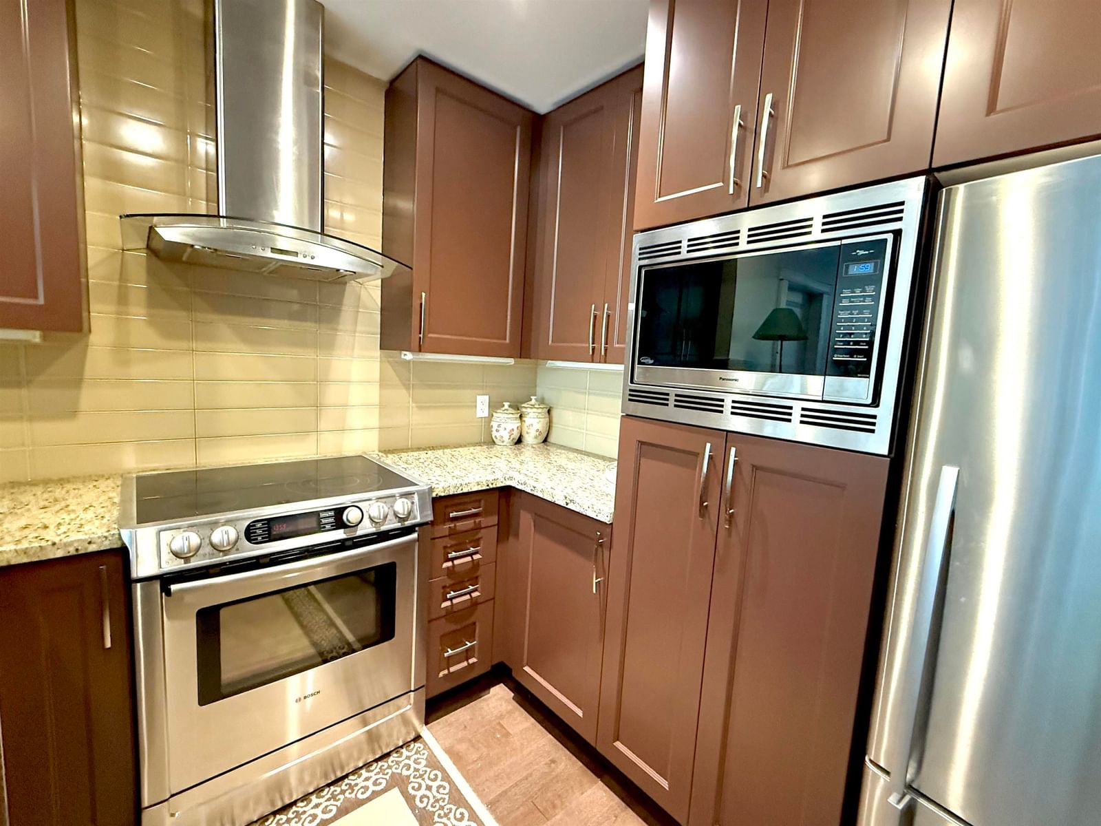 Listing Image 8